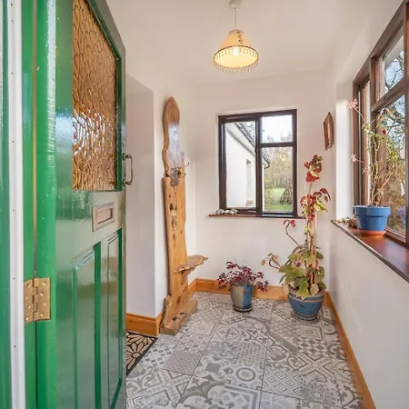 2 Bed In Oc-ii15381 Ferienhaus *