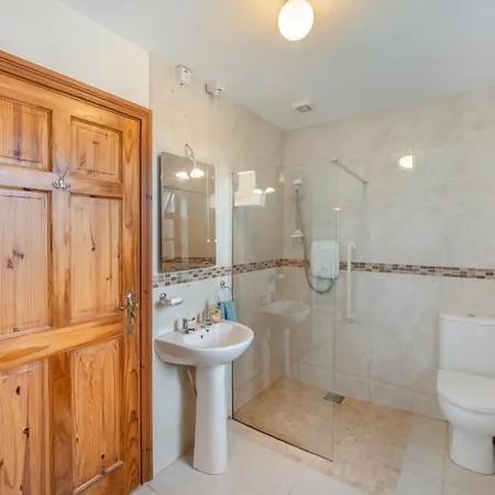 2 Bed In Oc-ii15381 * Curry