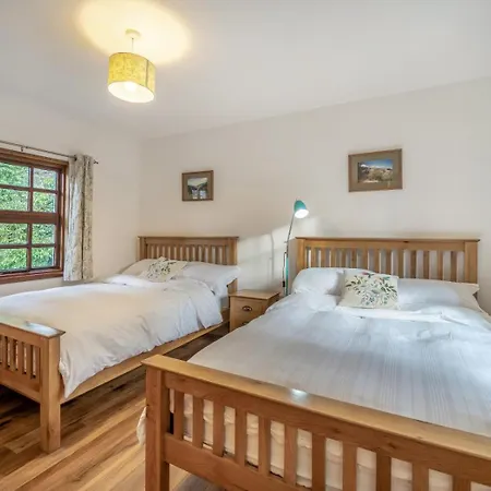 2 Bed In Oc-ii15381 Ferienhaus